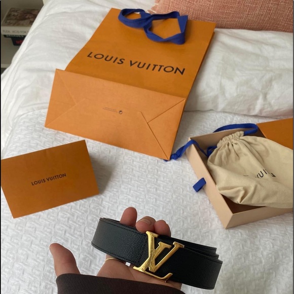 ❌RESERVE❌LV INITIALES 30MM
REVERSIBLE - Picture 2 of 11